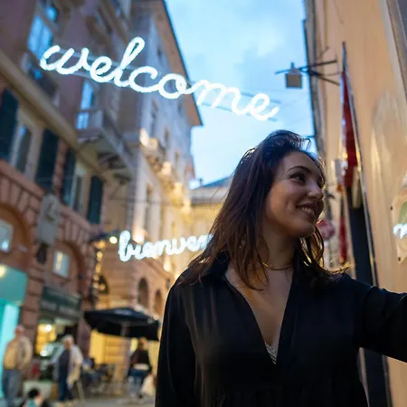- Pieno Centro A 2 Passi Dall'acquario דירה *