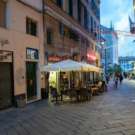 - Pieno Centro A 2 Passi Dall'acquario דירה